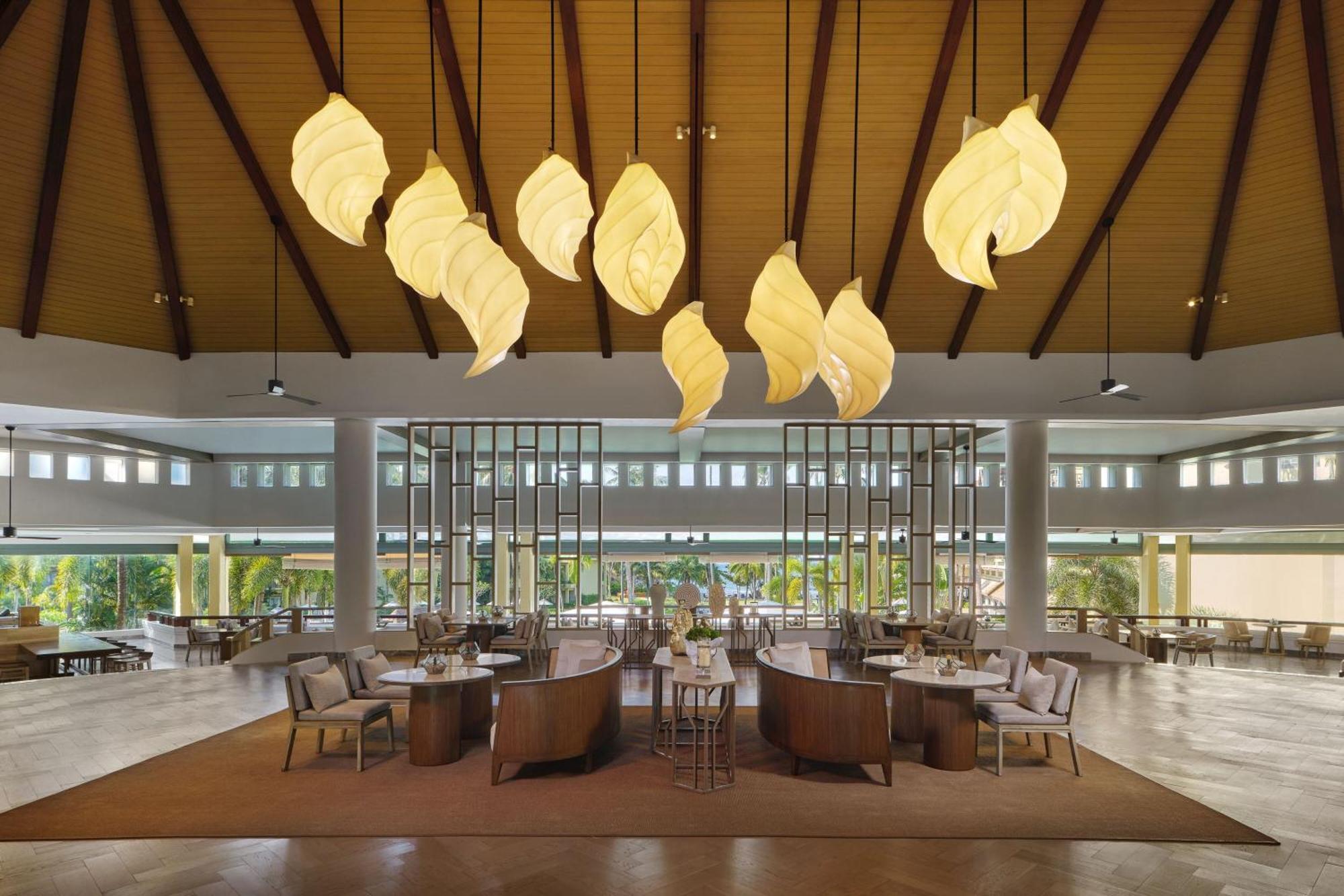 Phuket Marriott Resort & Spa, Merlin Beach Patong Exterior foto The interior of the hotel