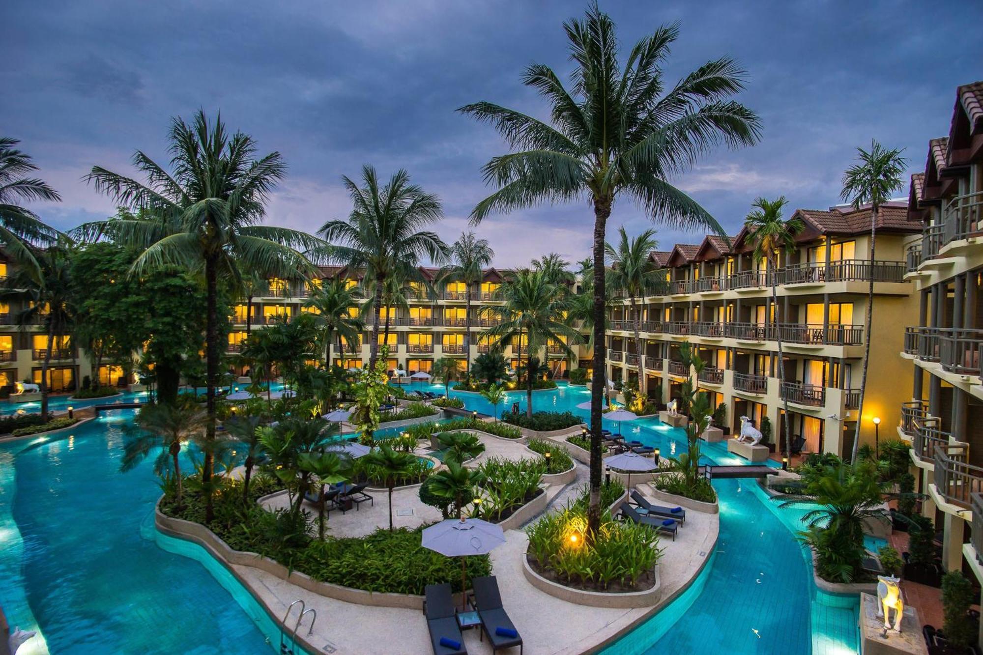 Phuket Marriott Resort & Spa, Merlin Beach Patong Exterior foto The Village